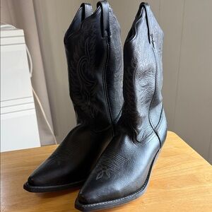 Black Leather Western Cowboy Boots - Women
